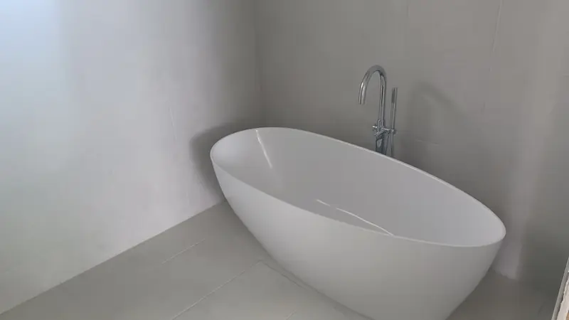 Hotová kúpeľňa s voľne stojacou vaňou
